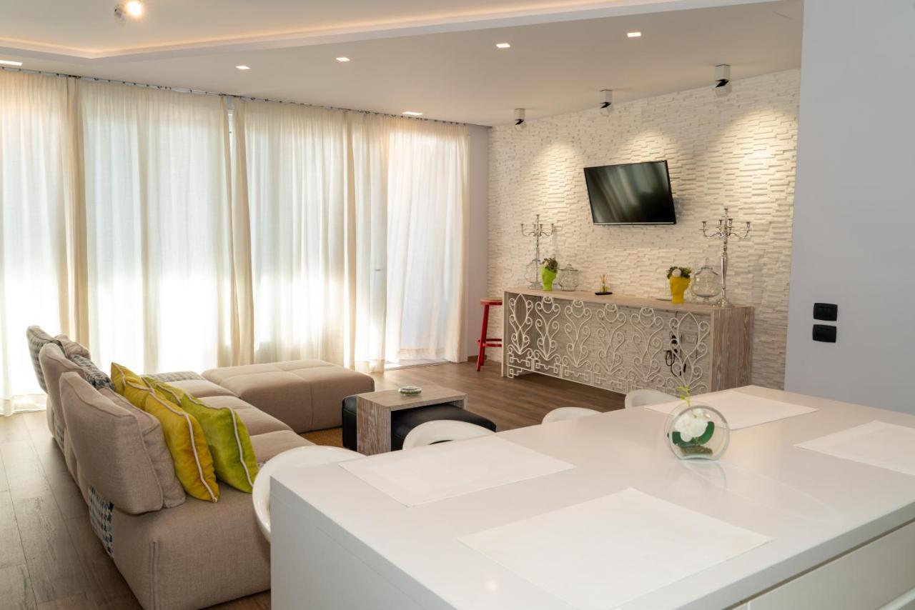 Limani Deluxe 3 *