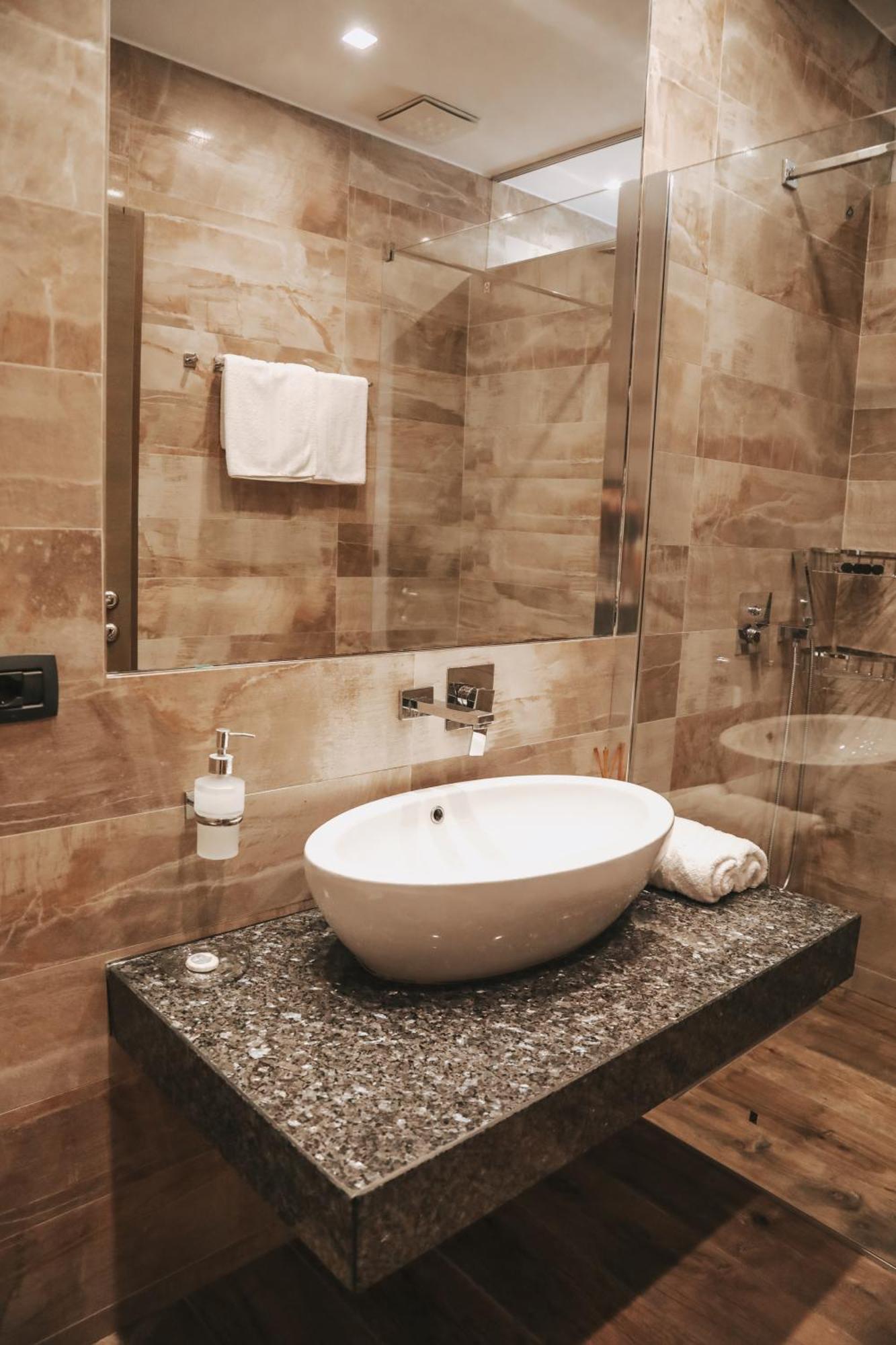 Limani Deluxe 3 Sarandë